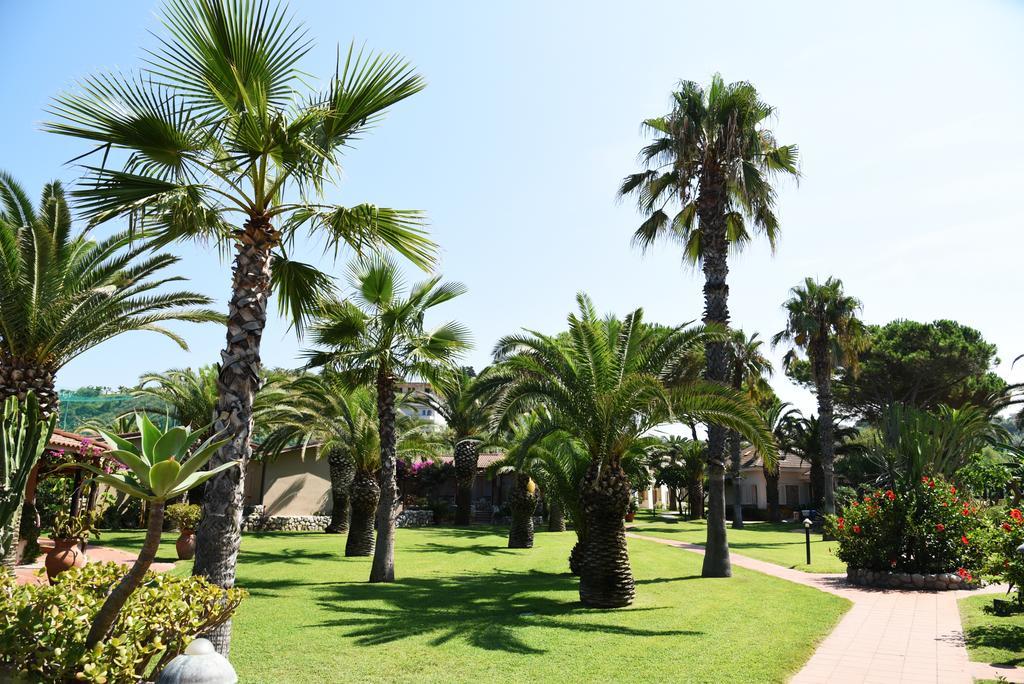 Baia Del Sole Resort Capo Vaticano Exterior photo